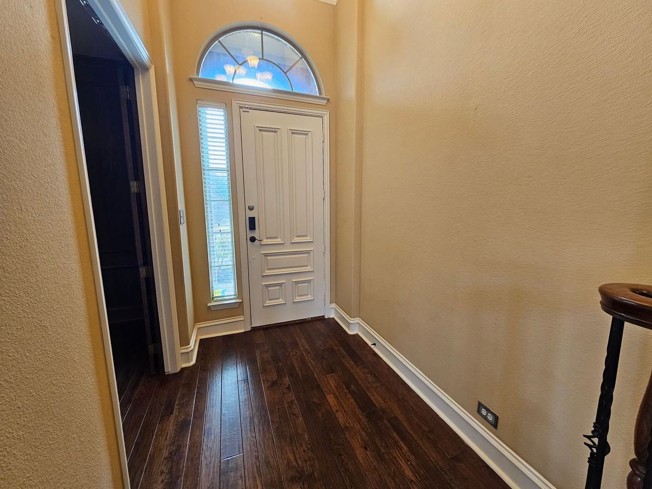 3513 Silverwood Ct - Photo 3 of 32