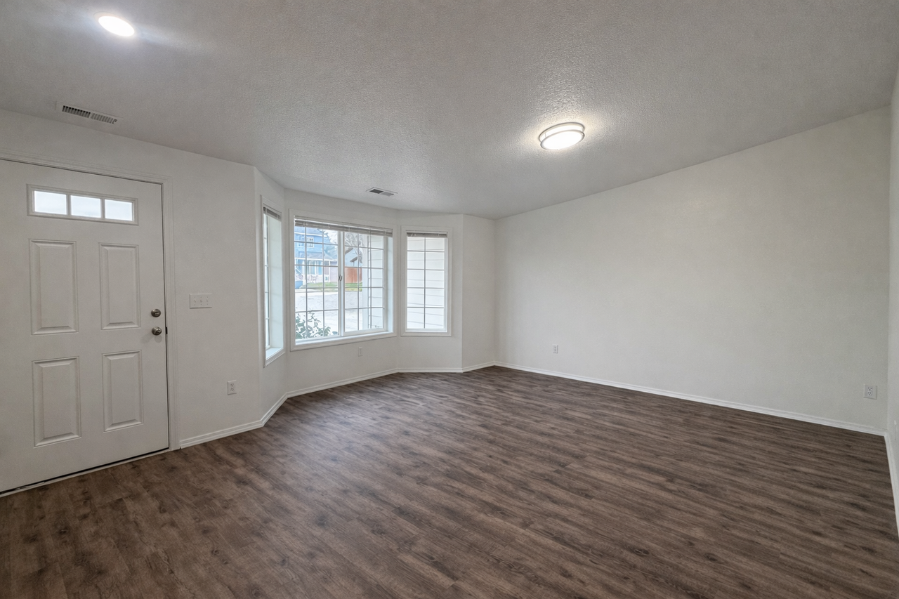 3802 S Newport St - Photo 2 of 16