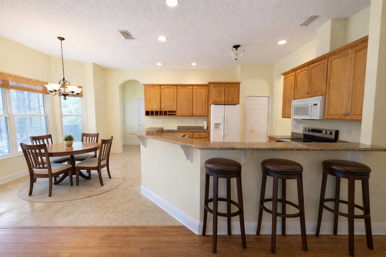 2546 Crooked Creek Pt - Photo 6 of 33