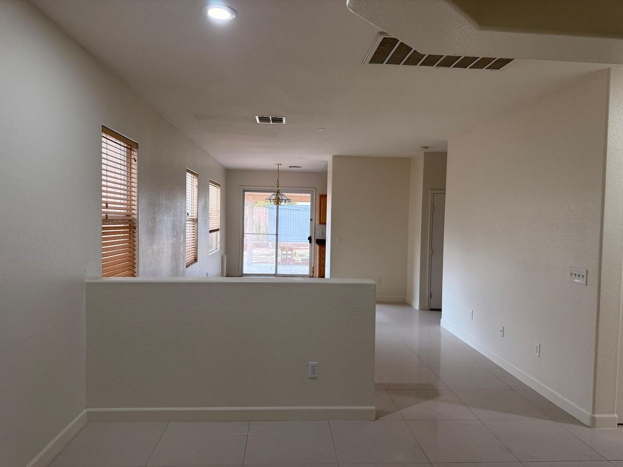 119 Standing Stone St - Photo 2 of 12