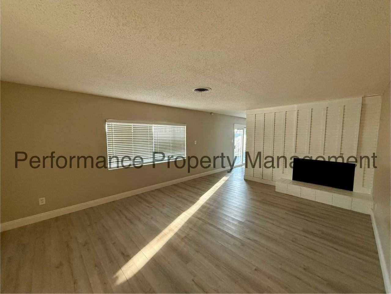 2617 Eric Ct - Photo 3 of 18