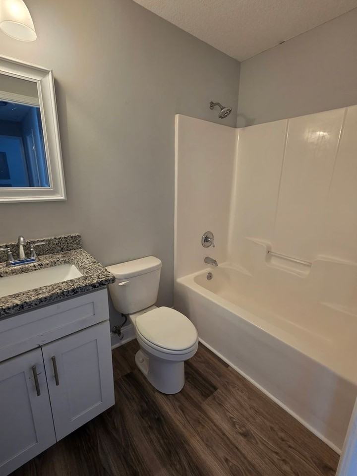 408 Brewer St - Photo 6 of 11