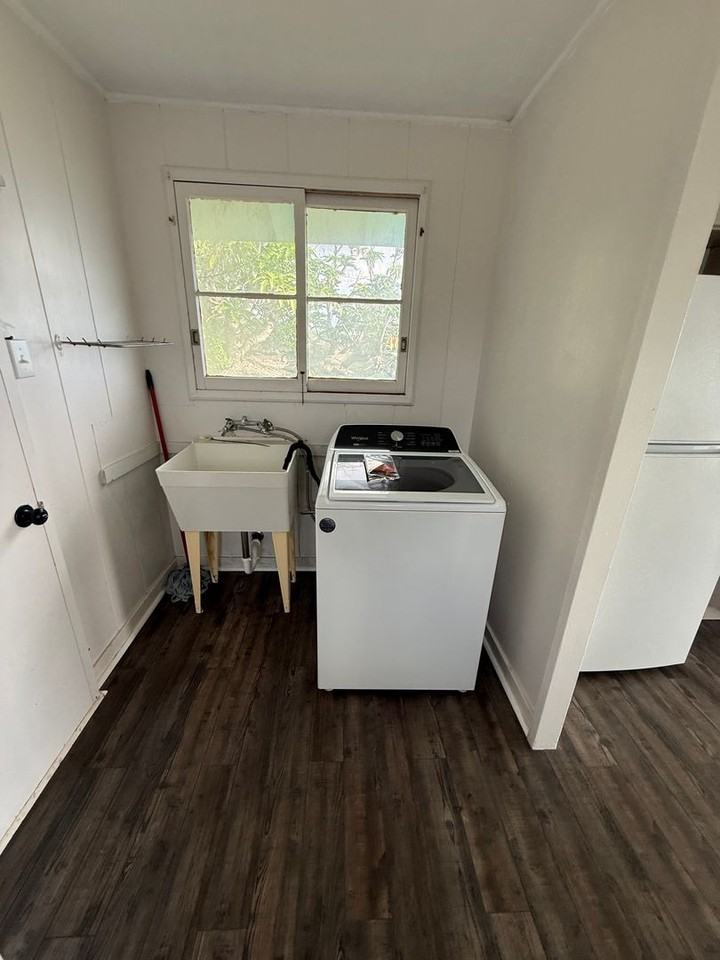 1627A Paula Dr - Photo 2 of 20