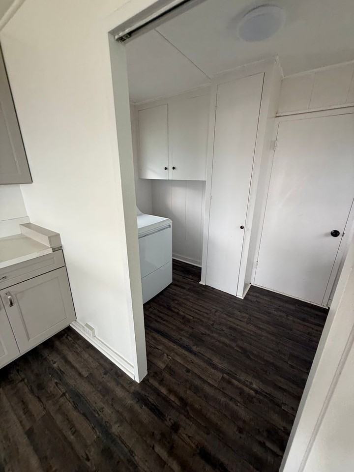 1627A Paula Dr - Photo 3 of 20