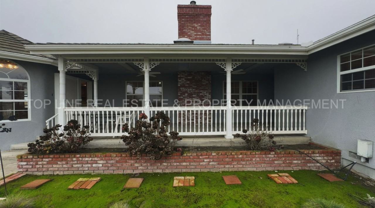 2844 Ottawa Ave - Photo 2 of 36