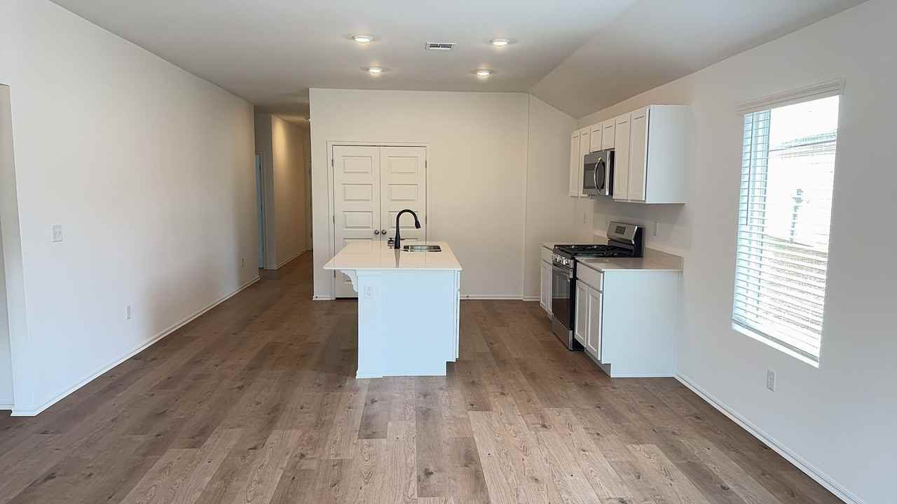 3640 Blue Ave - Photo 2 of 17