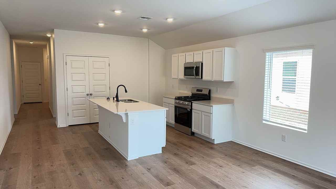 3640 Blue Ave - Photo 3 of 17