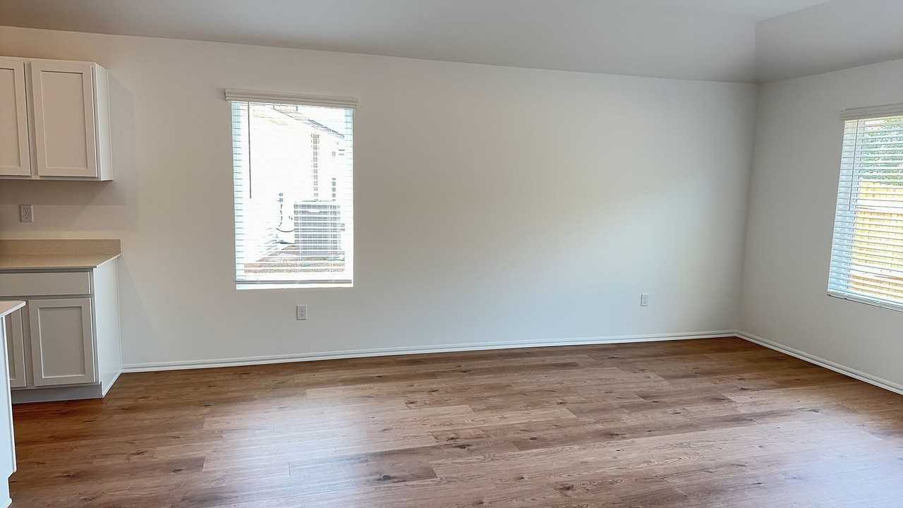 3640 Blue Ave - Photo 5 of 17