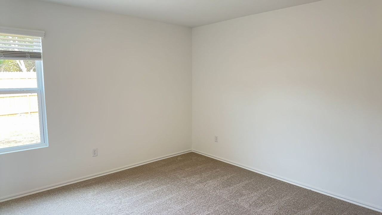 3640 Blue Ave - Photo 7 of 17