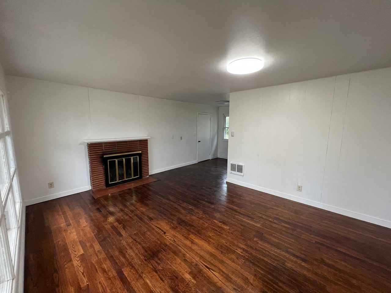 109 Se 102nd Ave - Photo 3 of 15