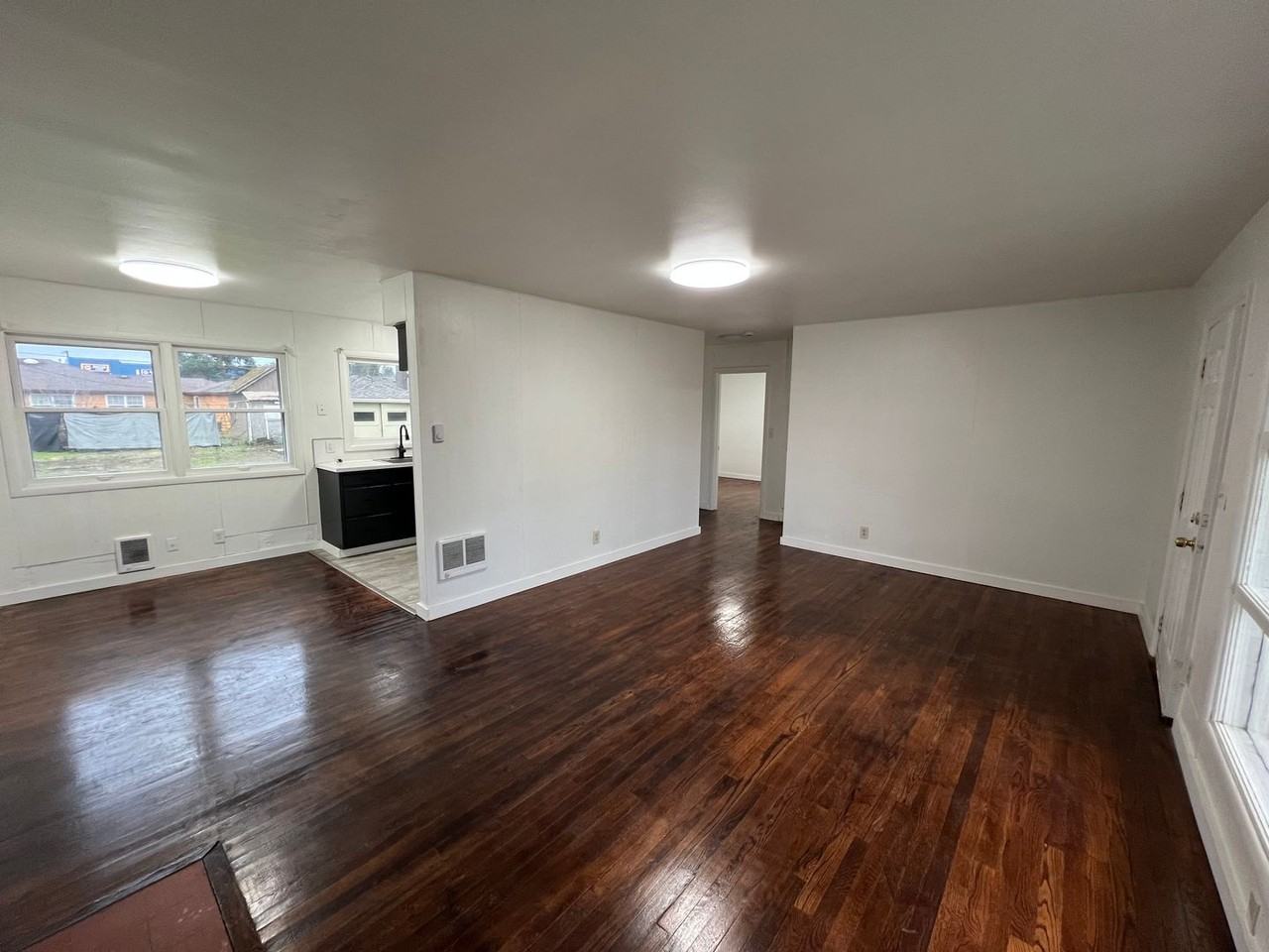 109 Se 102nd Ave - Photo 6 of 15