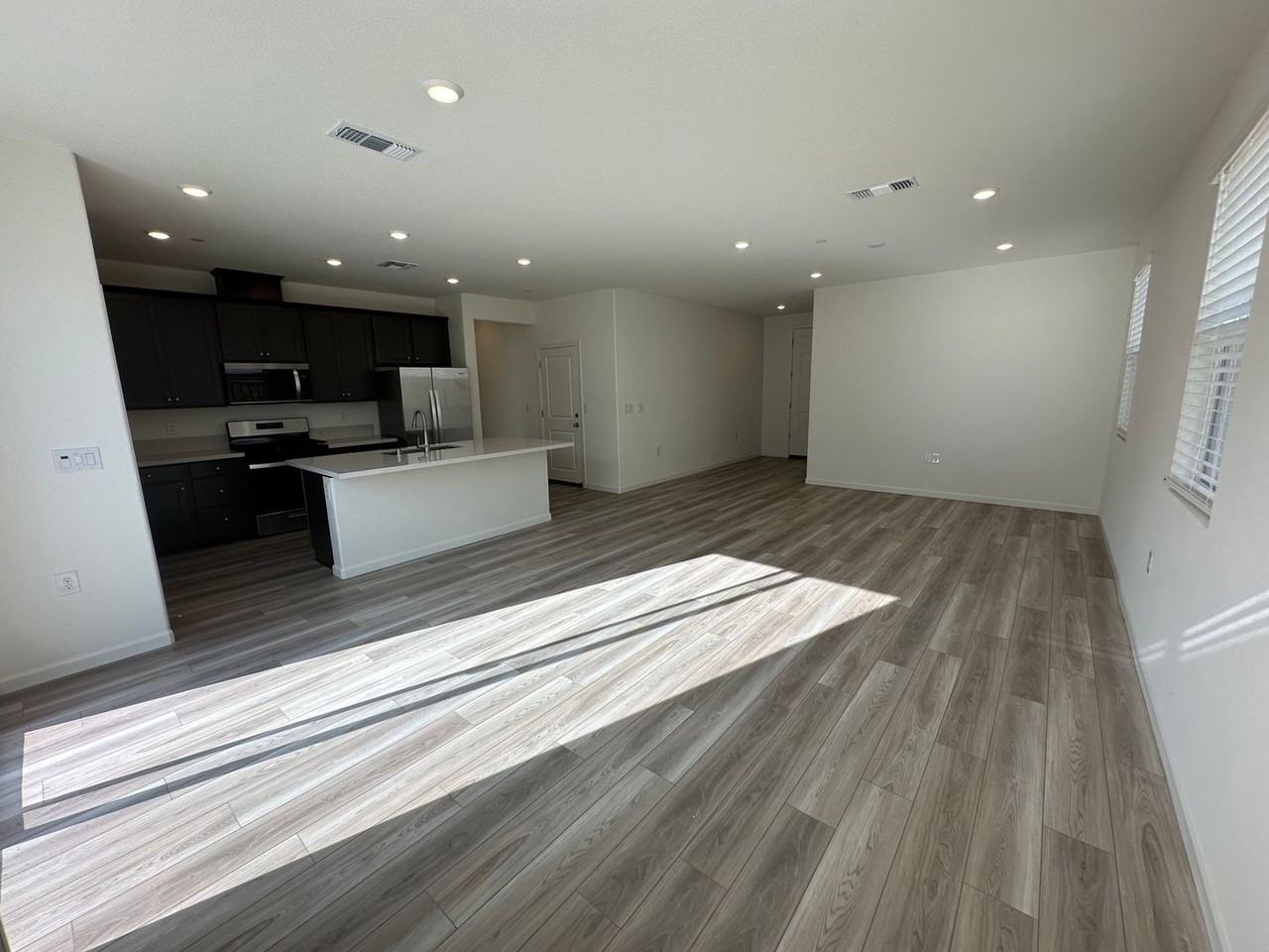 348 Pismo Dr - Photo 4 of 34