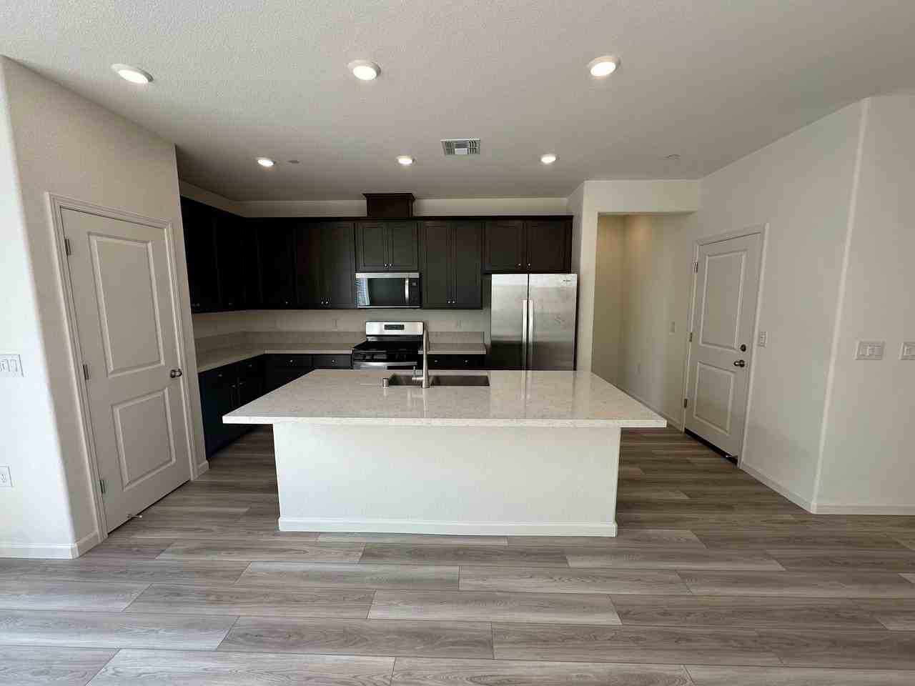 348 Pismo Dr - Photo 6 of 34