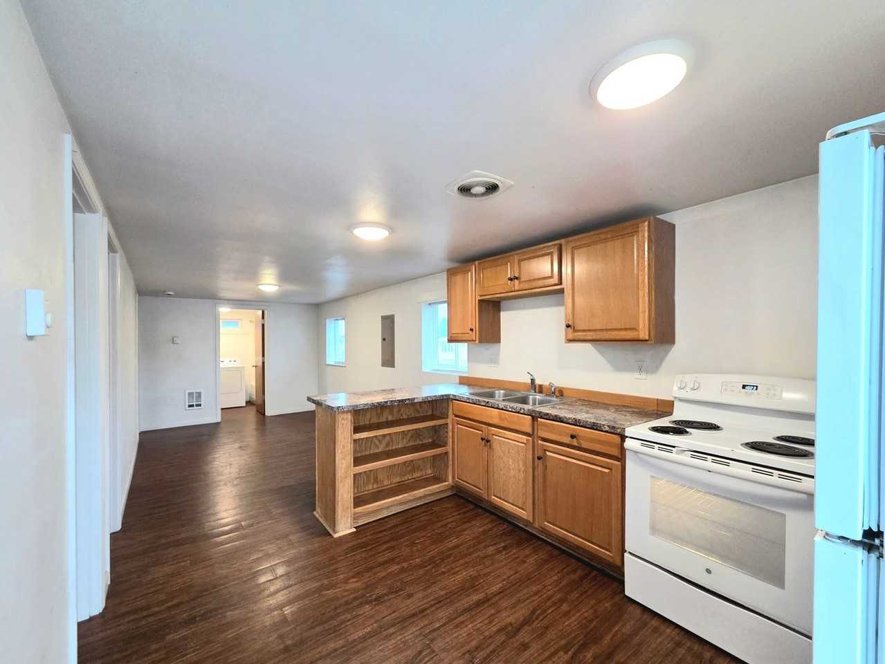 1121 Monitor St - Photo 7 of 19