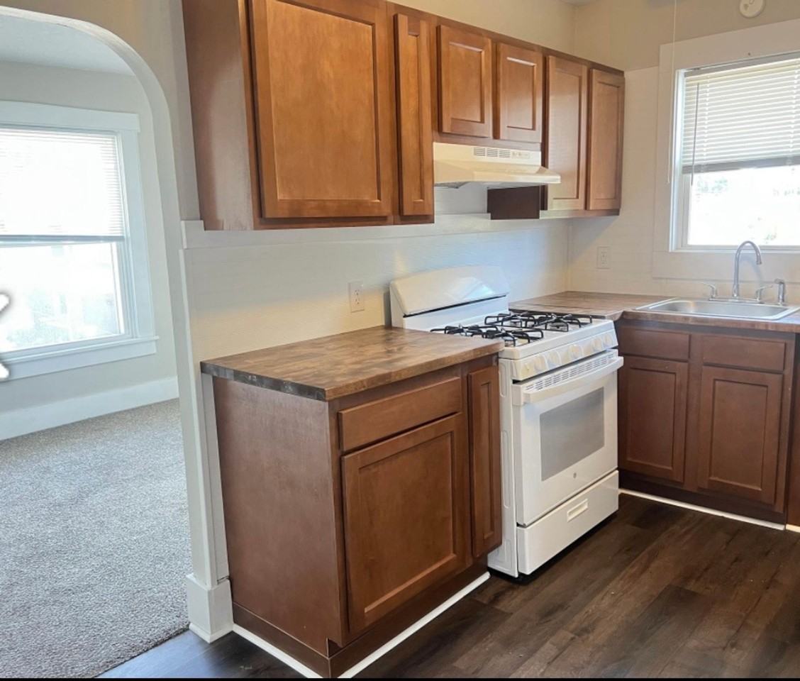 Welcome to our charming 1 bedroom - Photo 3 of 13