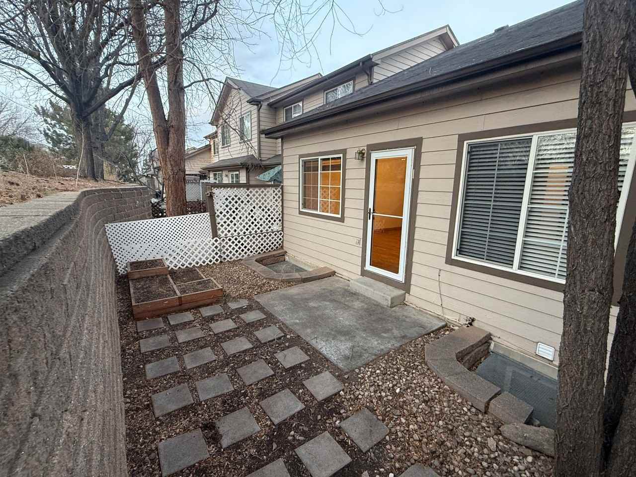 350 Audrey Dr - Photo 5 of 28