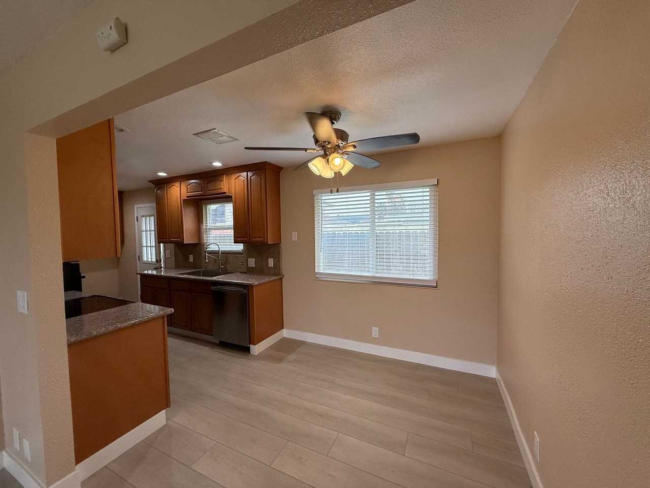 414 Dan St - Photo 7 of 28