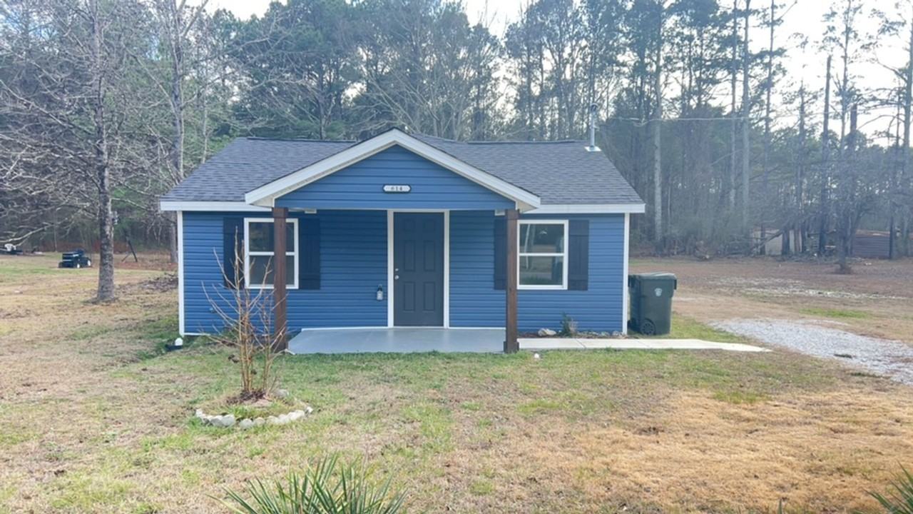 614 Maple Rd - Photo 2 of 26