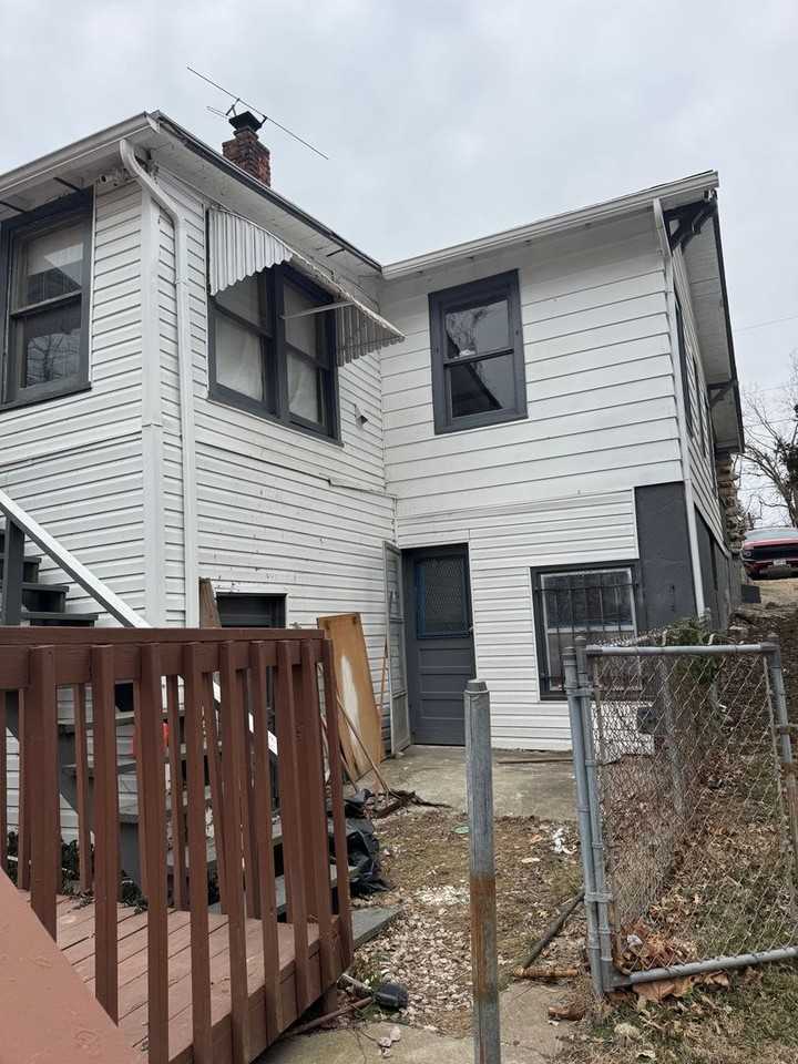 3079 N 21st St - Photo 5 of 26