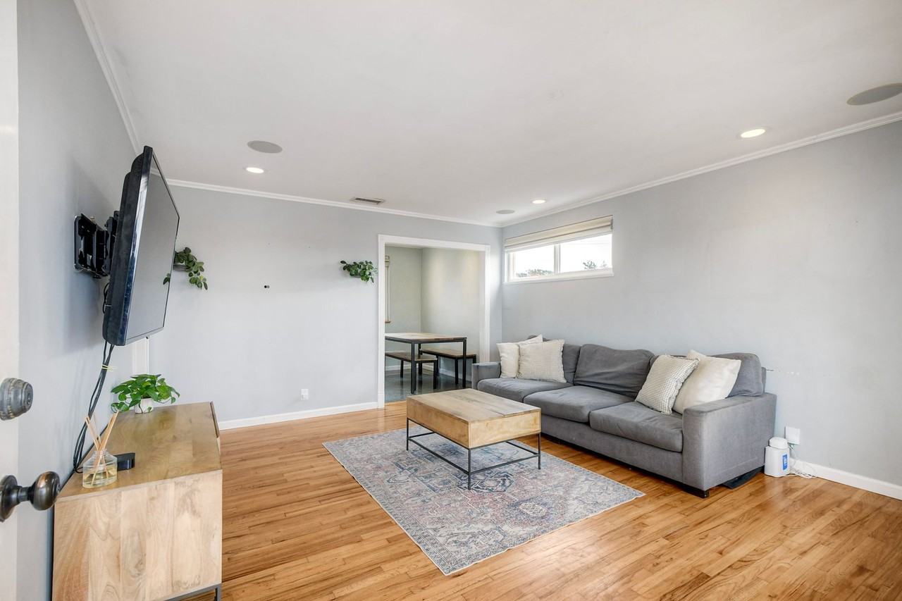 1478 Moreno St - Photo 4 of 20