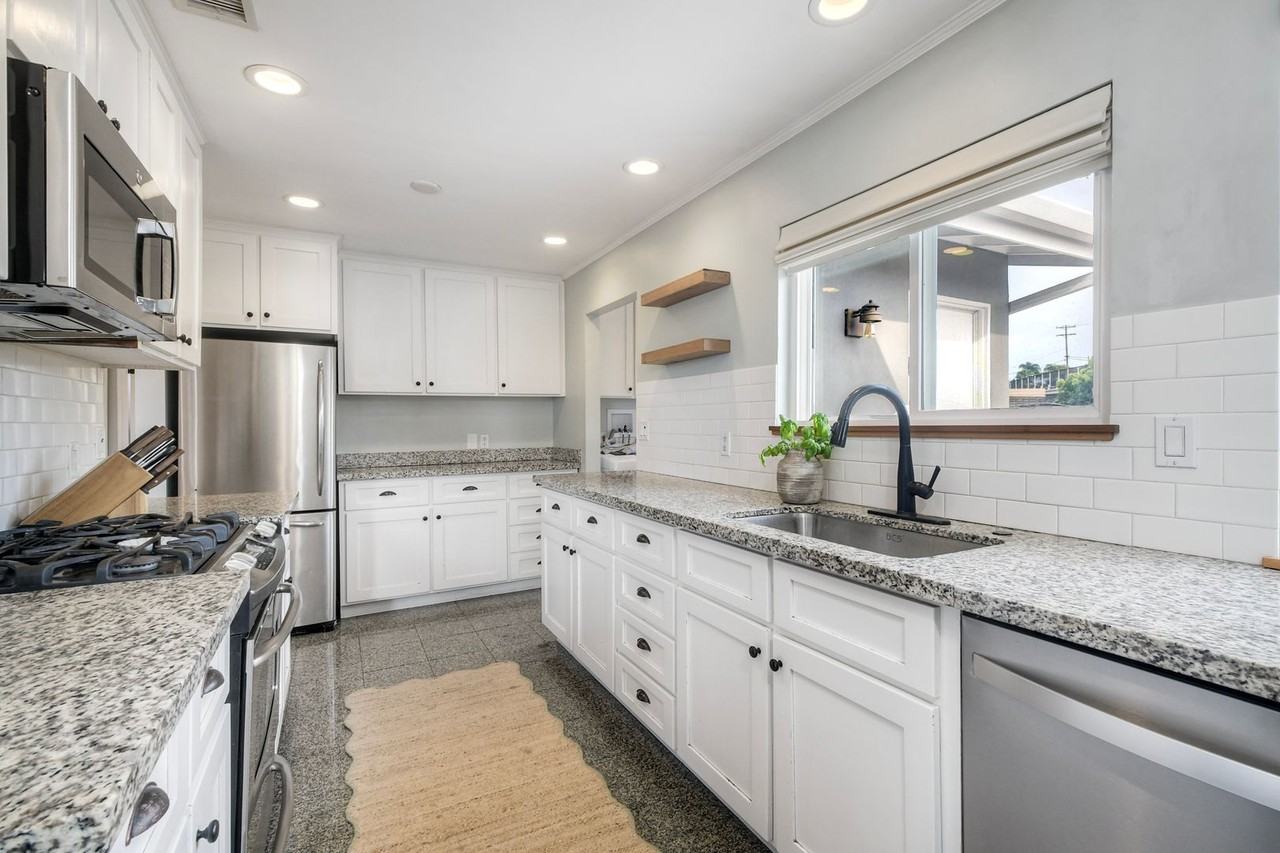 1478 Moreno St - Photo 5 of 20