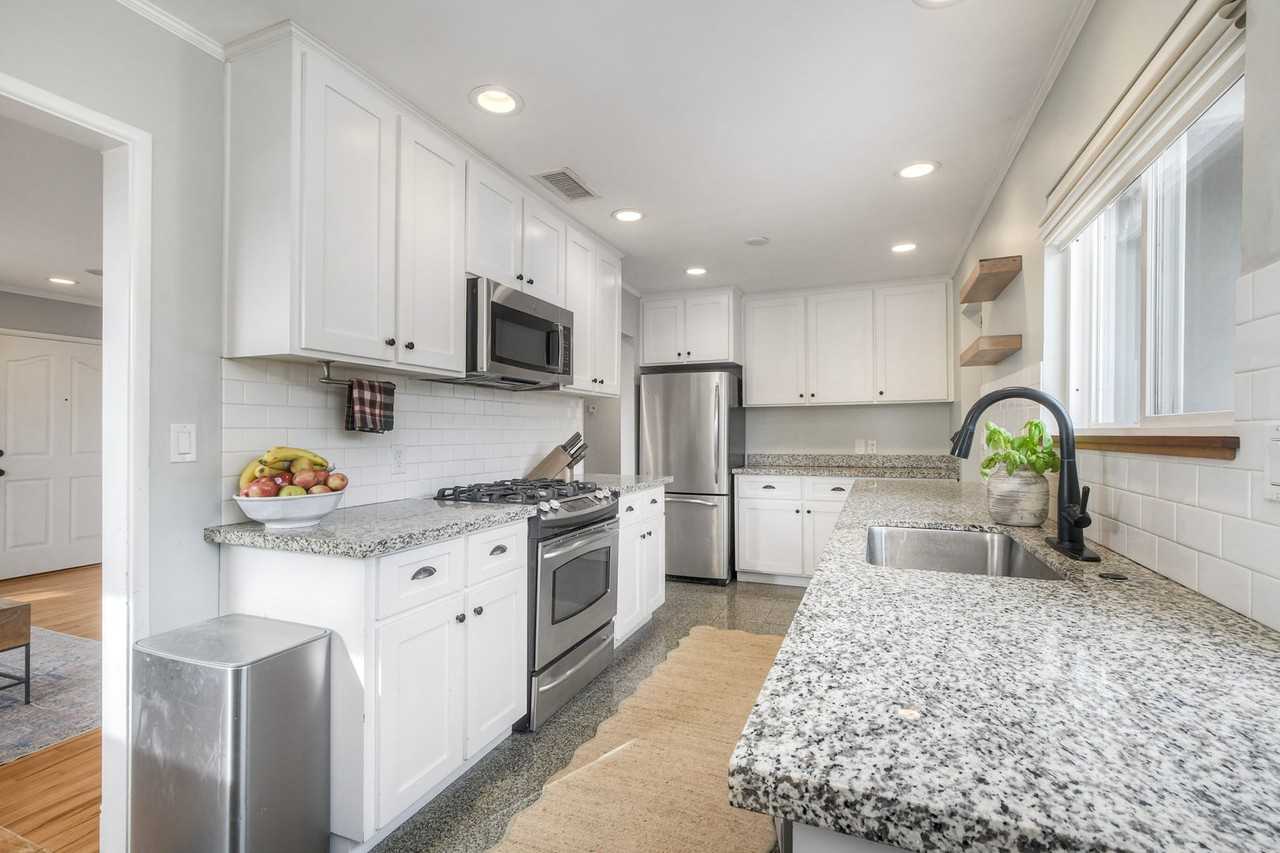 1478 Moreno St - Photo 6 of 20