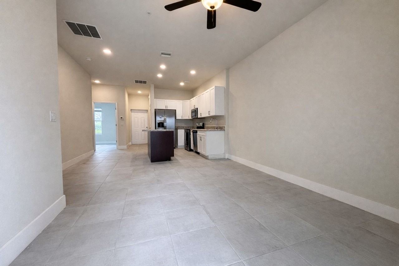 3221-3409 SW 8th Pl - Photo 7 of 43