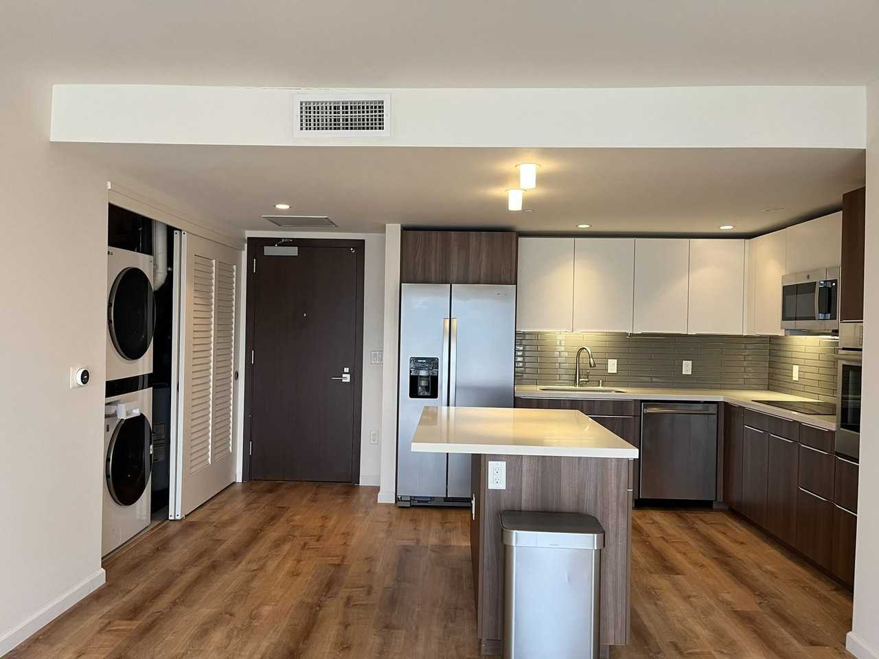 888 Kapiolani Blvd #3511 - Photo 3 of 26