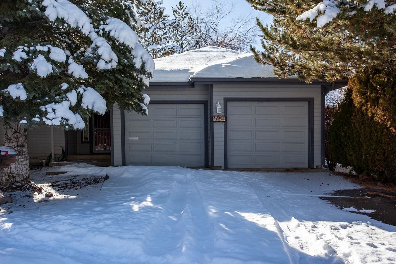 3654 Hemlock Way - Photo 4 of 36