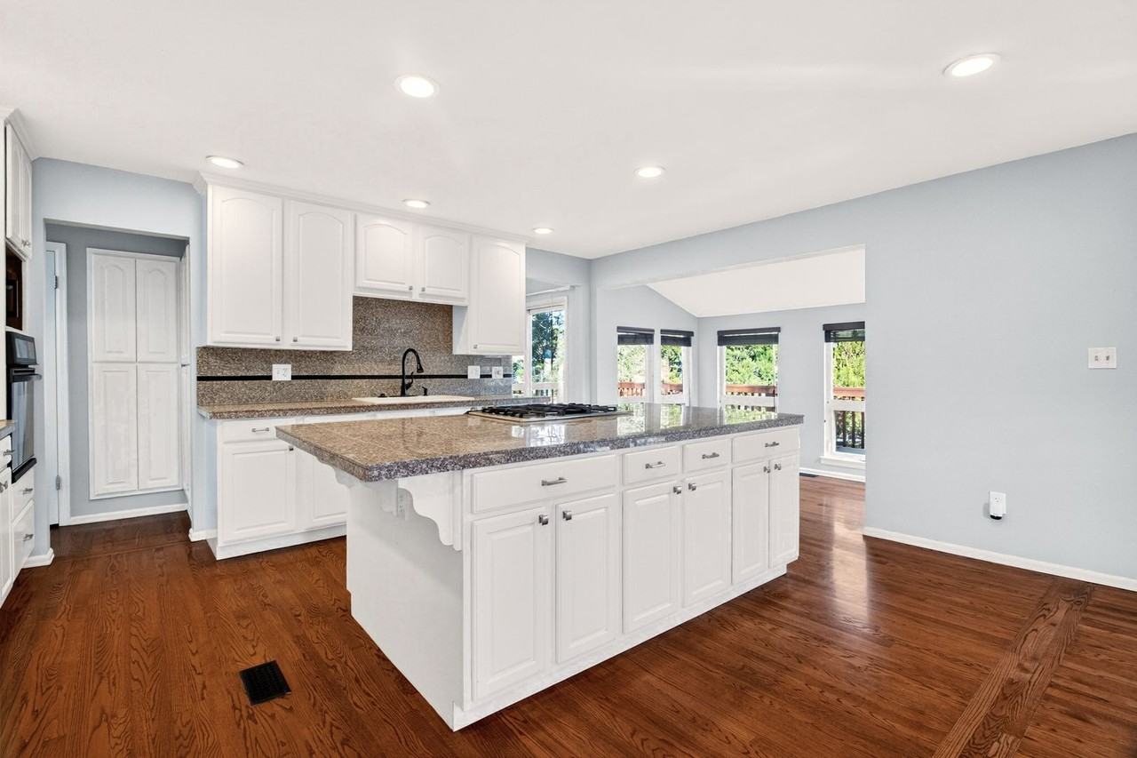 7315 Delmonico Dr - Photo 5 of 14