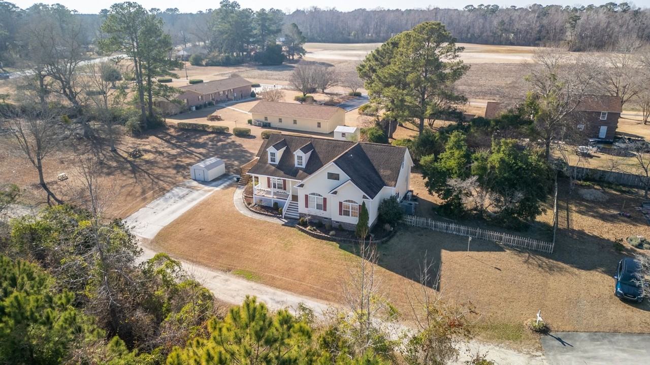 113 Gladys Ln - Photo 3 of 50