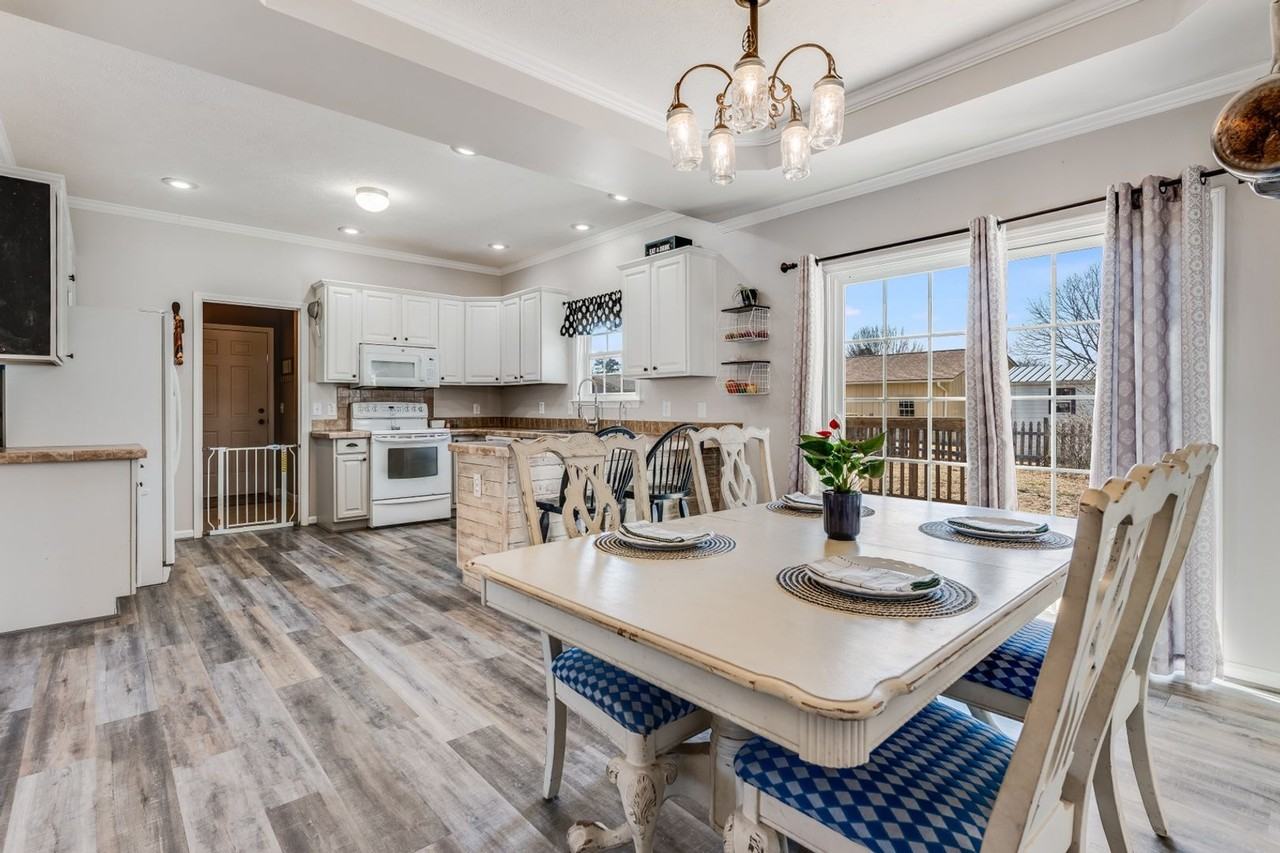 113 Gladys Ln - Photo 7 of 50