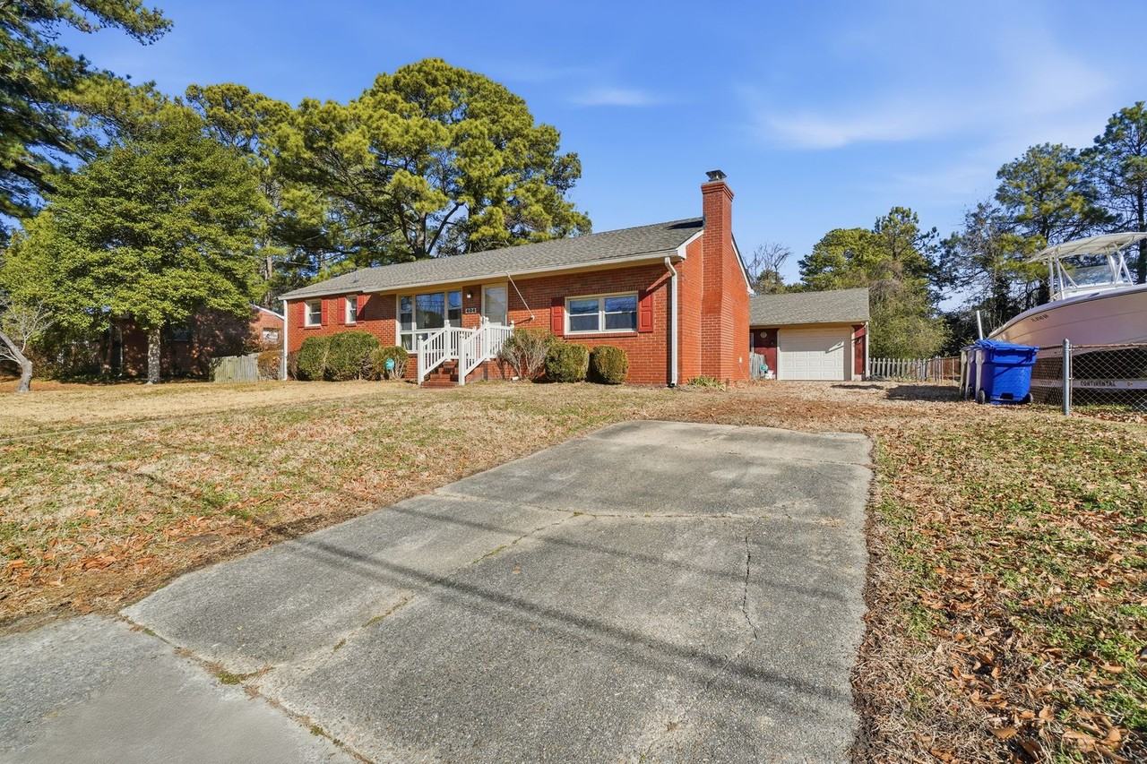 404 Callis Rd - Photo 2 of 33