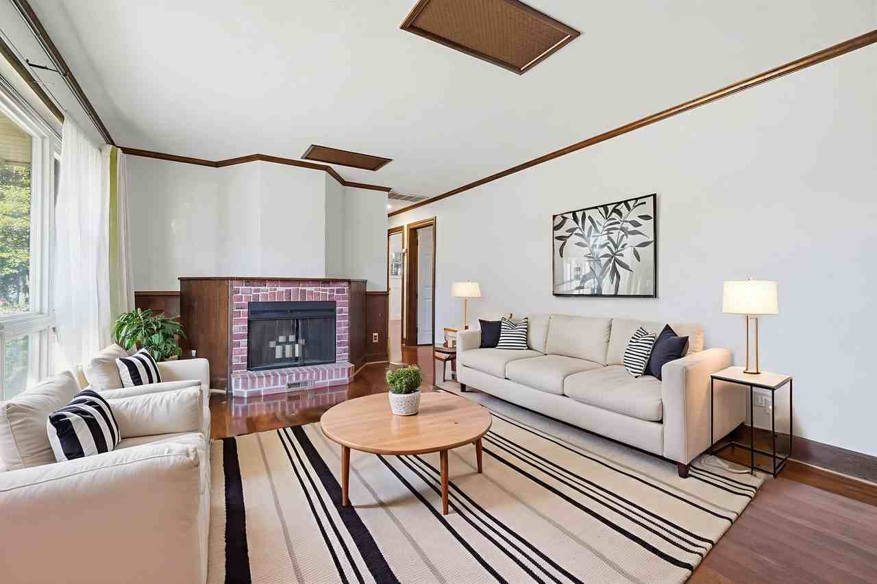 404 Callis Rd - Photo 3 of 33