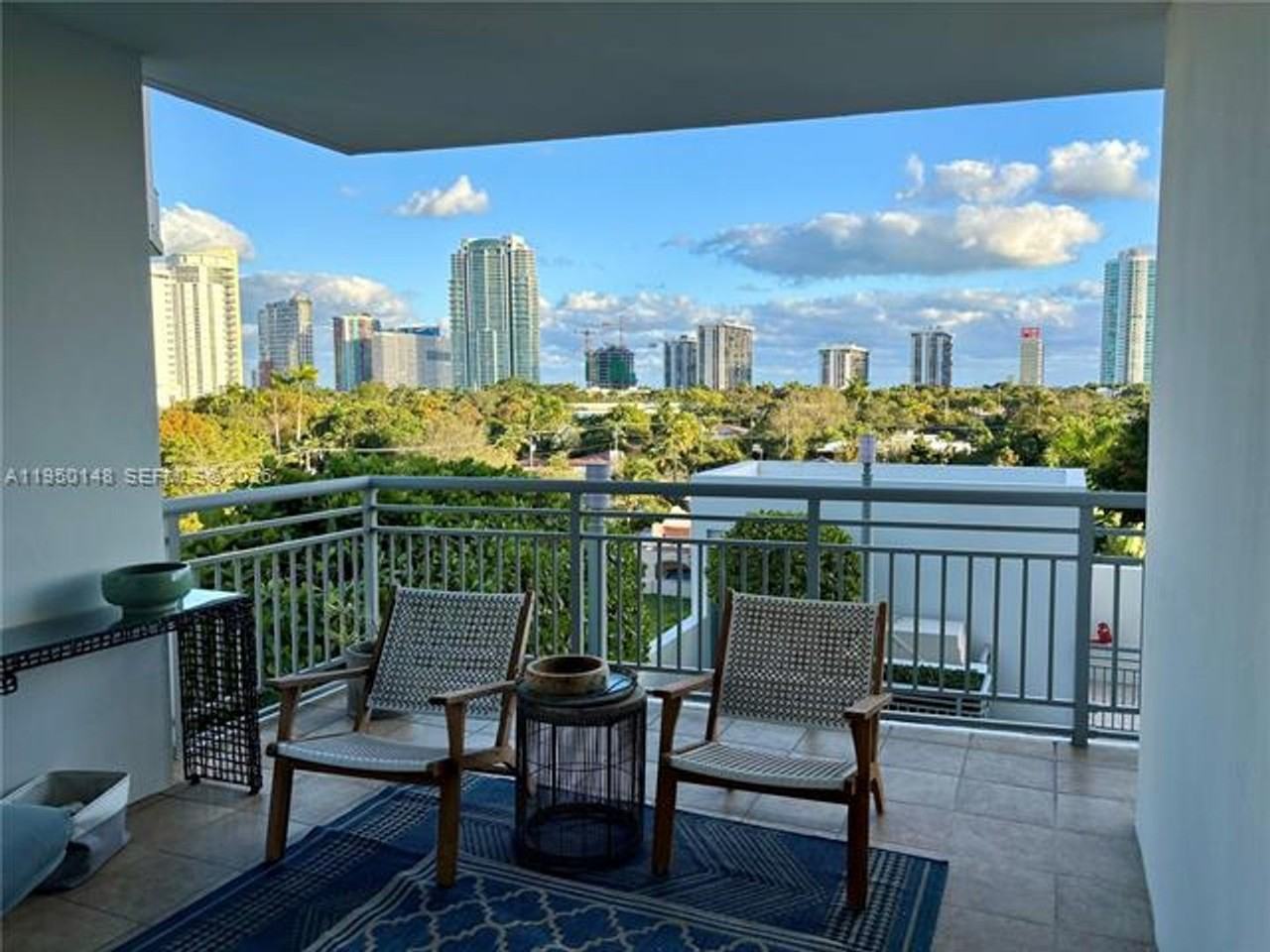 2021 Sw 3rd Ave #605 - Photo 2 of 10