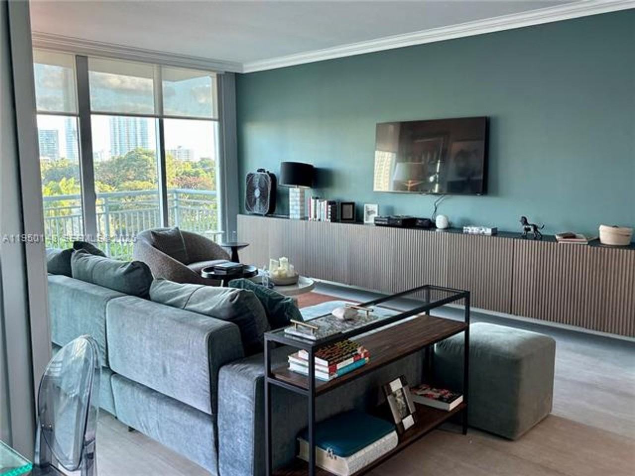 2021 Sw 3rd Ave #605 - Photo 5 of 10