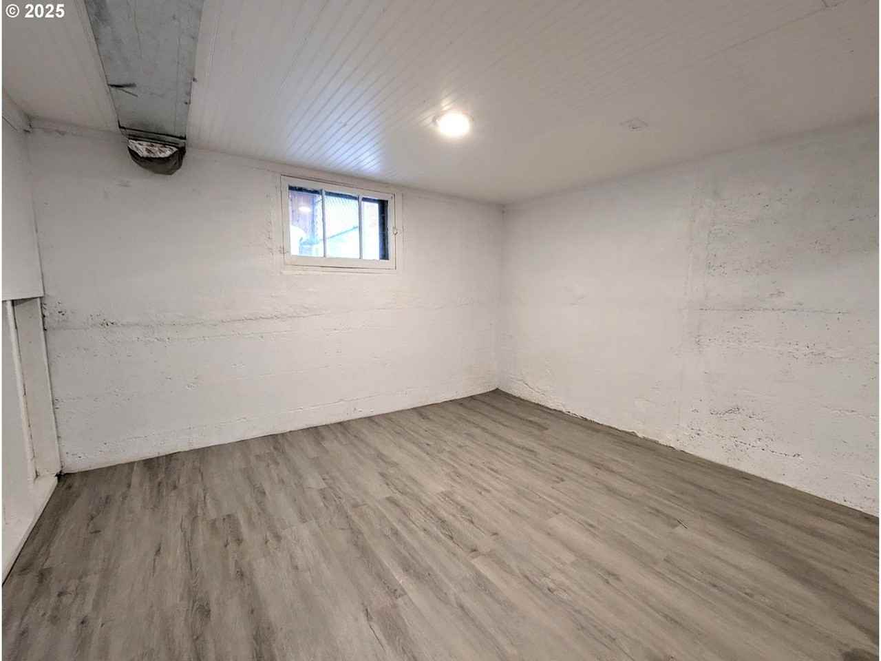 308 Adams Ave - Photo 4 of 19