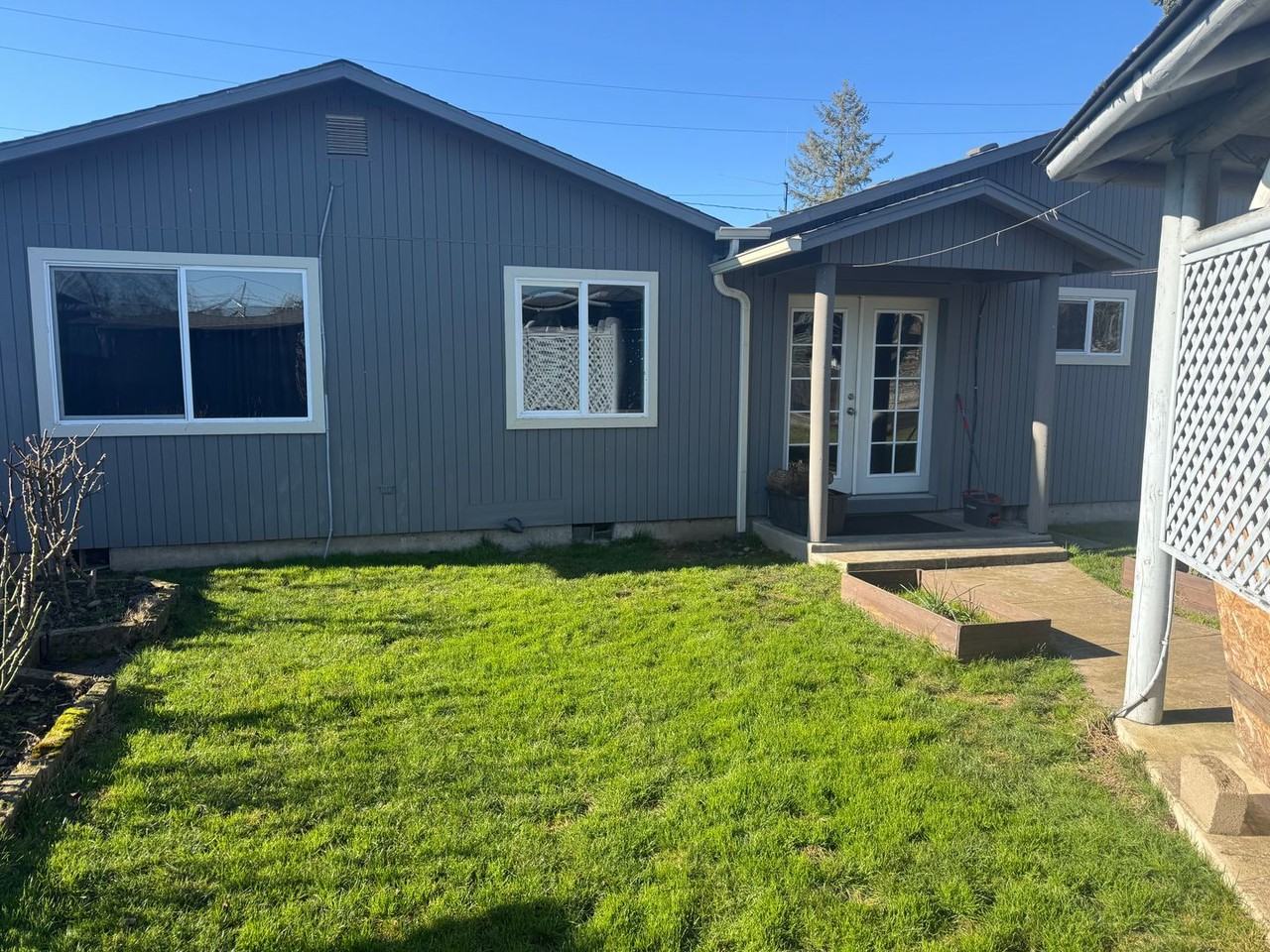 541 34th St - Photo 4 of 13