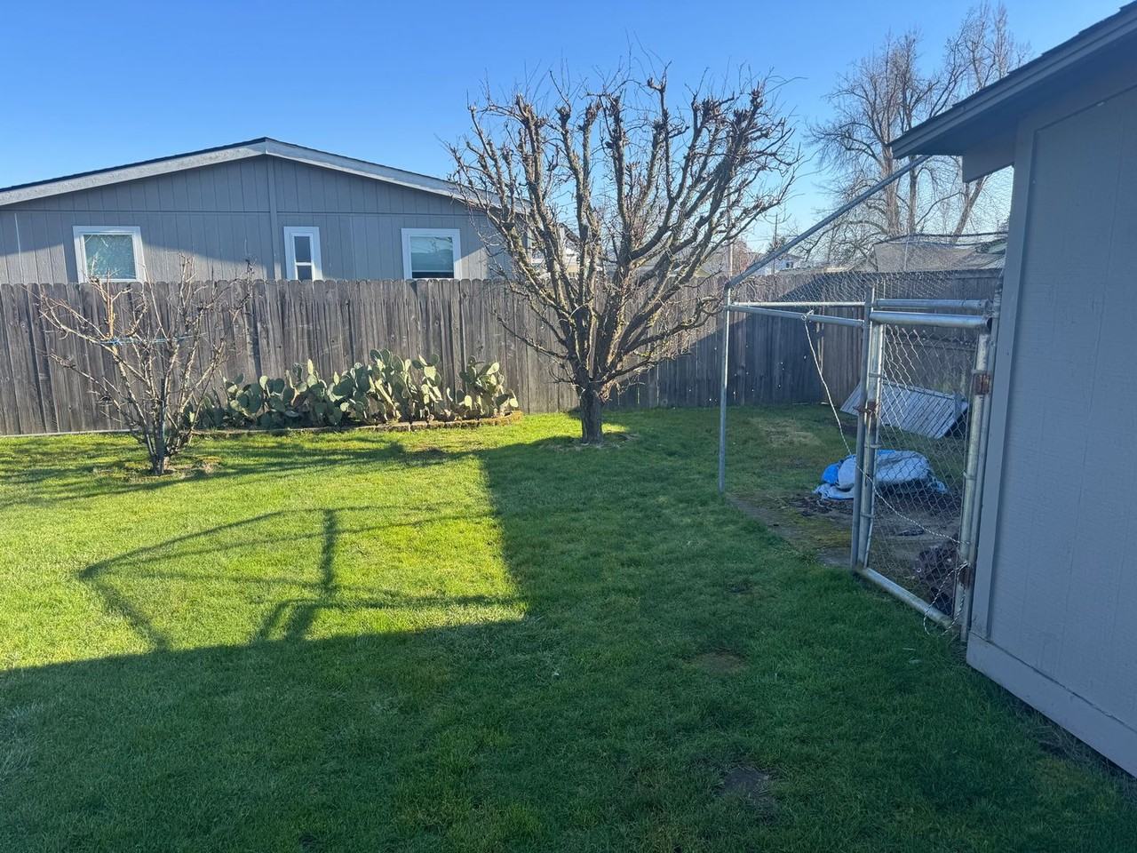 541 34th St - Photo 5 of 13