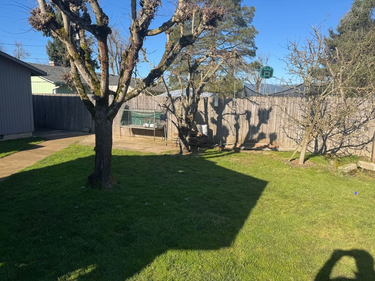 541 34th St - Photo 6 of 13