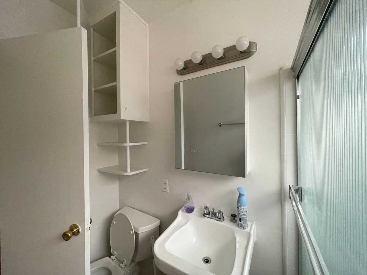 1243 26th St - Photo 6 of 19