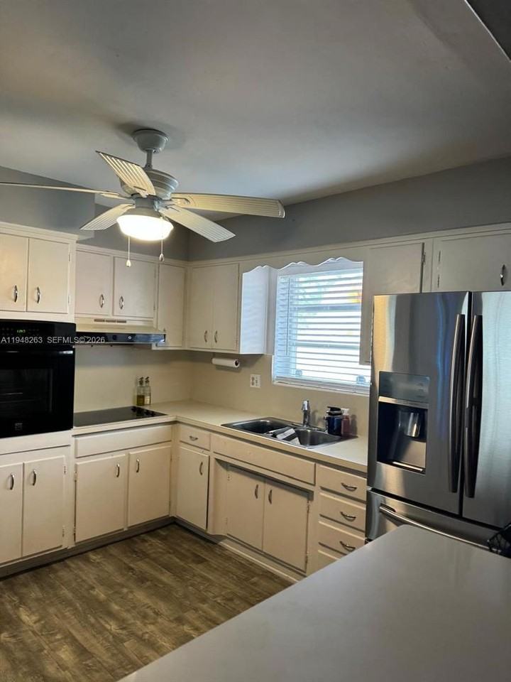 4820 Sw 11th Ct - Photo 2 of 11