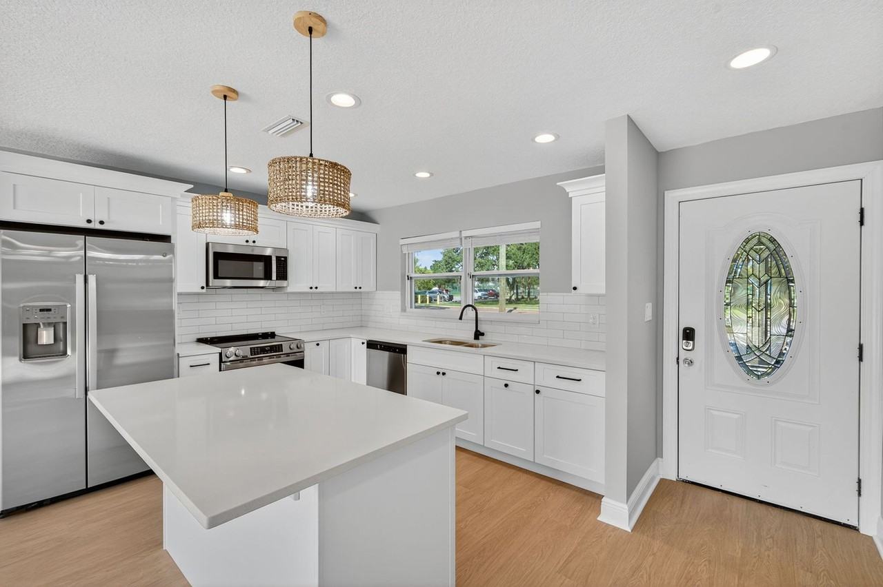 8110 Macoma Dr Ne - Photo 2 of 50