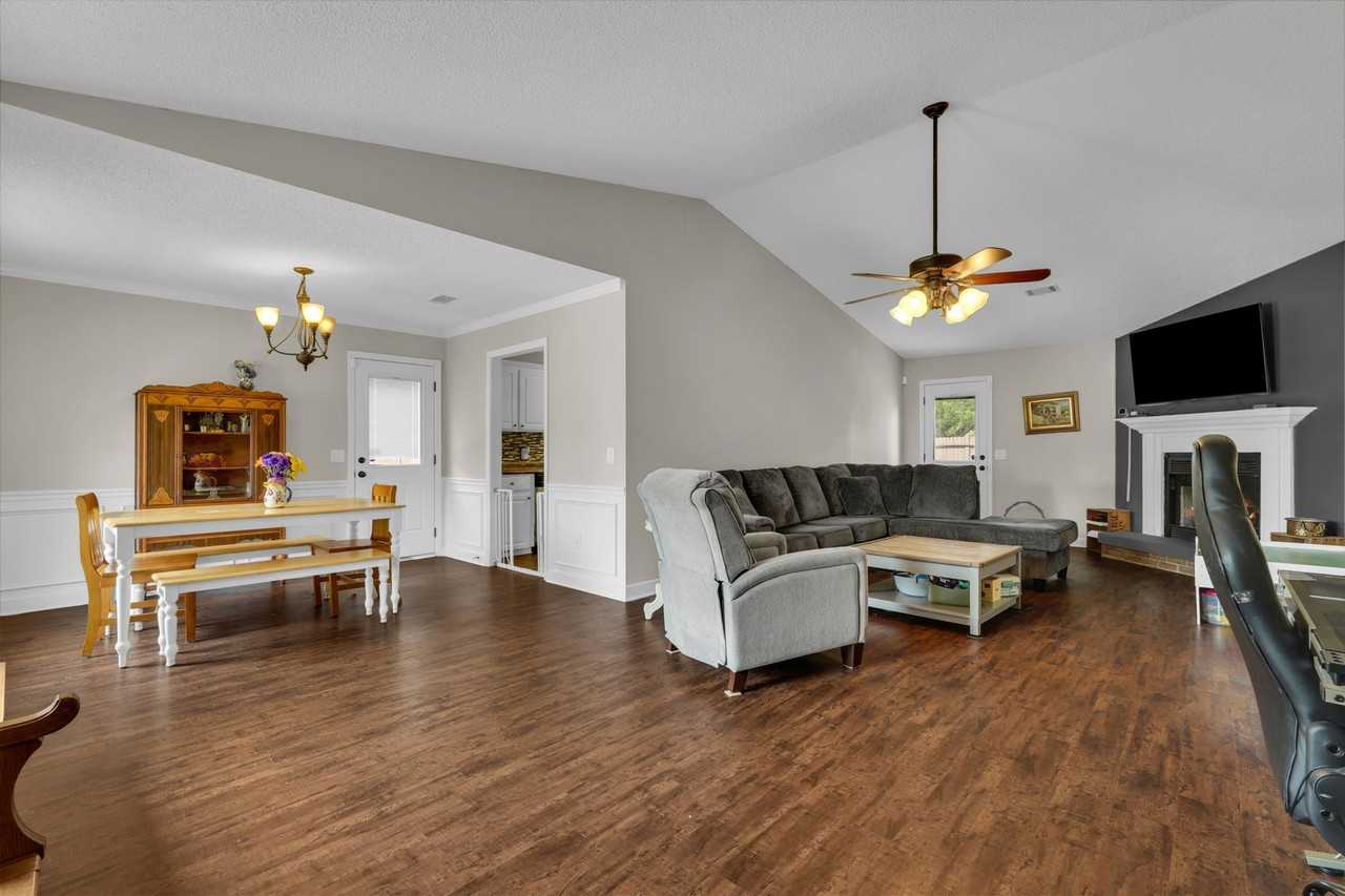 1453 Sheridan Pt - Photo 7 of 42