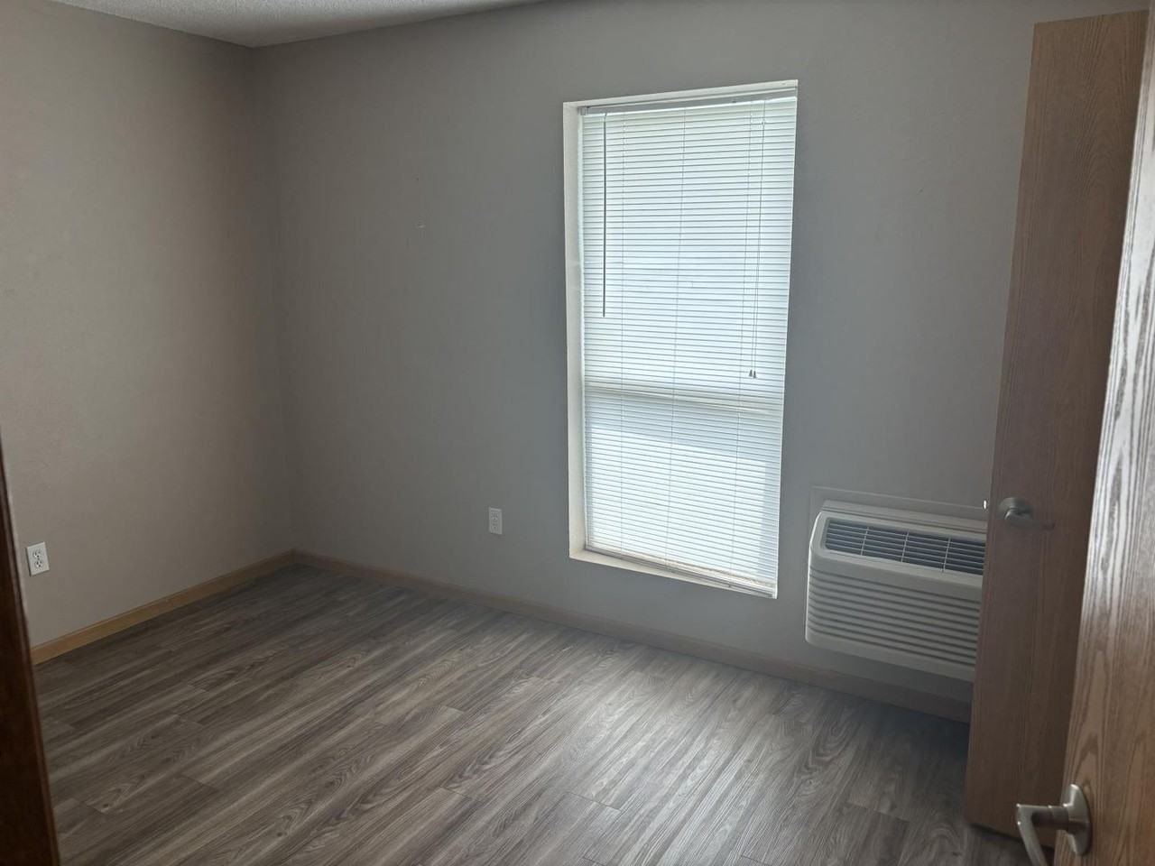 1111 S Plummer Ave - Photo 5 of 5