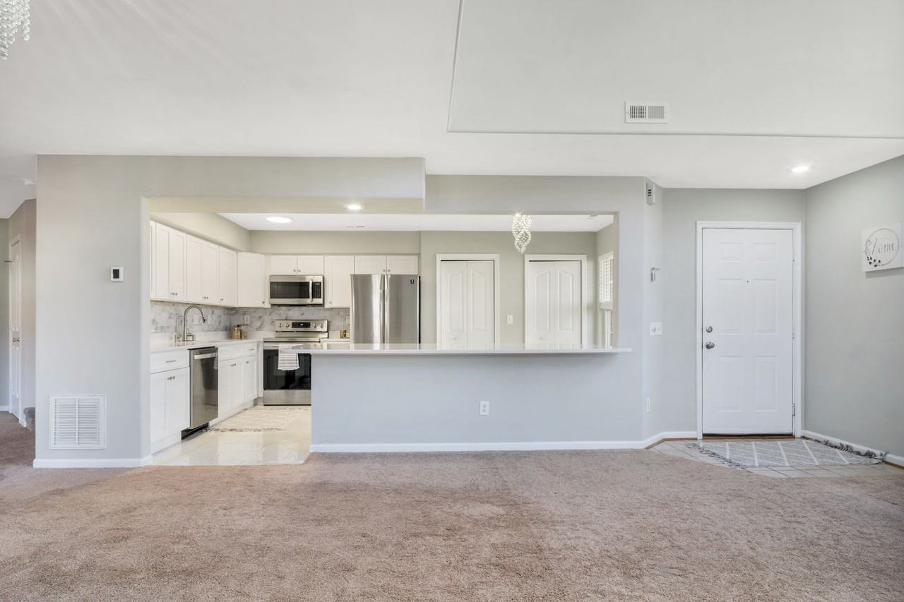 137 White Cedar Ln - Photo 6 of 37