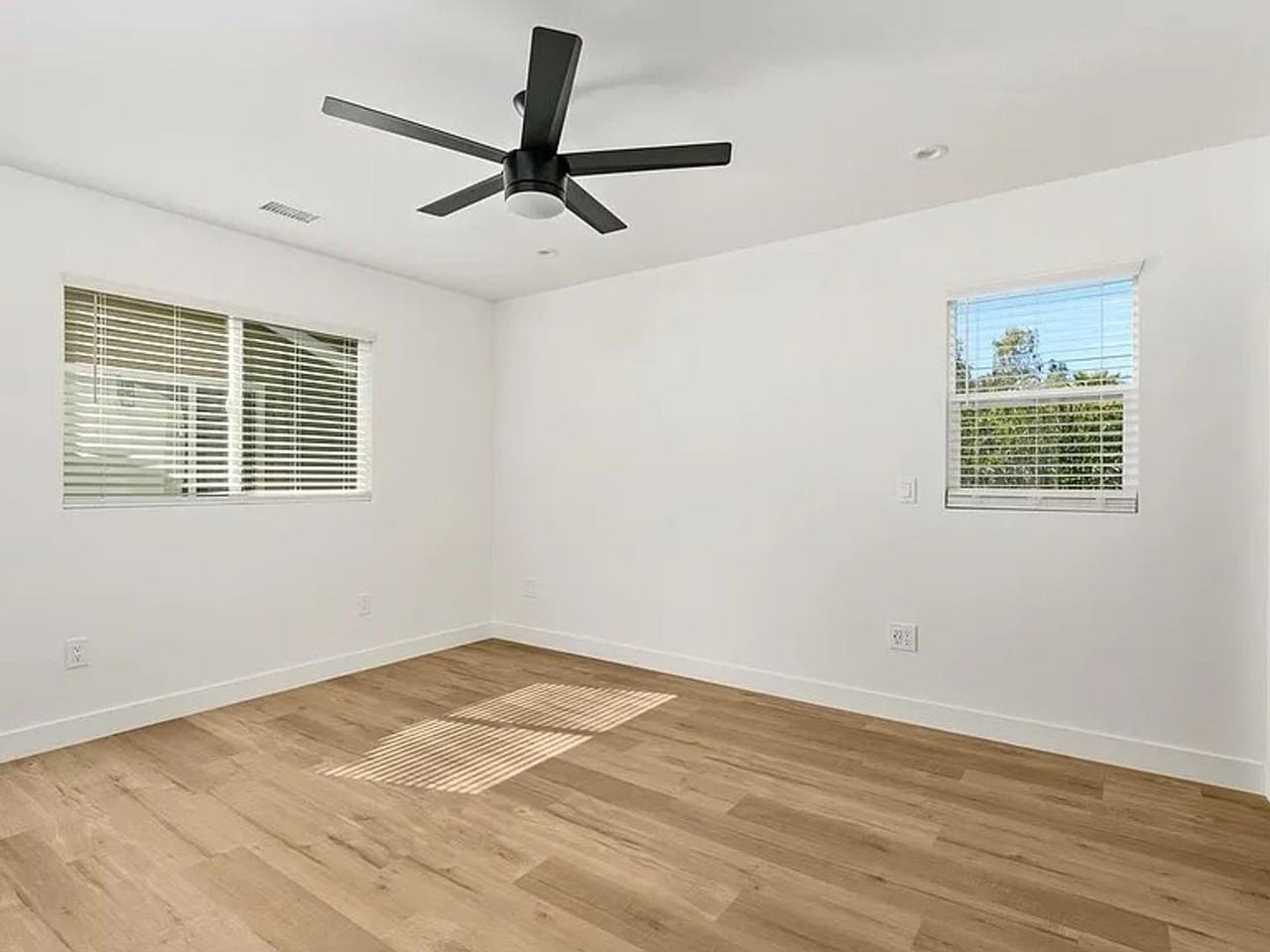 908 Daisy Ave #2 - Photo 6 of 9