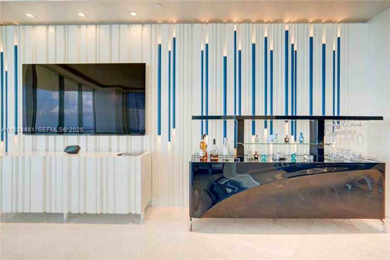 18501 18501 Collins Ave appt 5001 - Photo 7 of 26