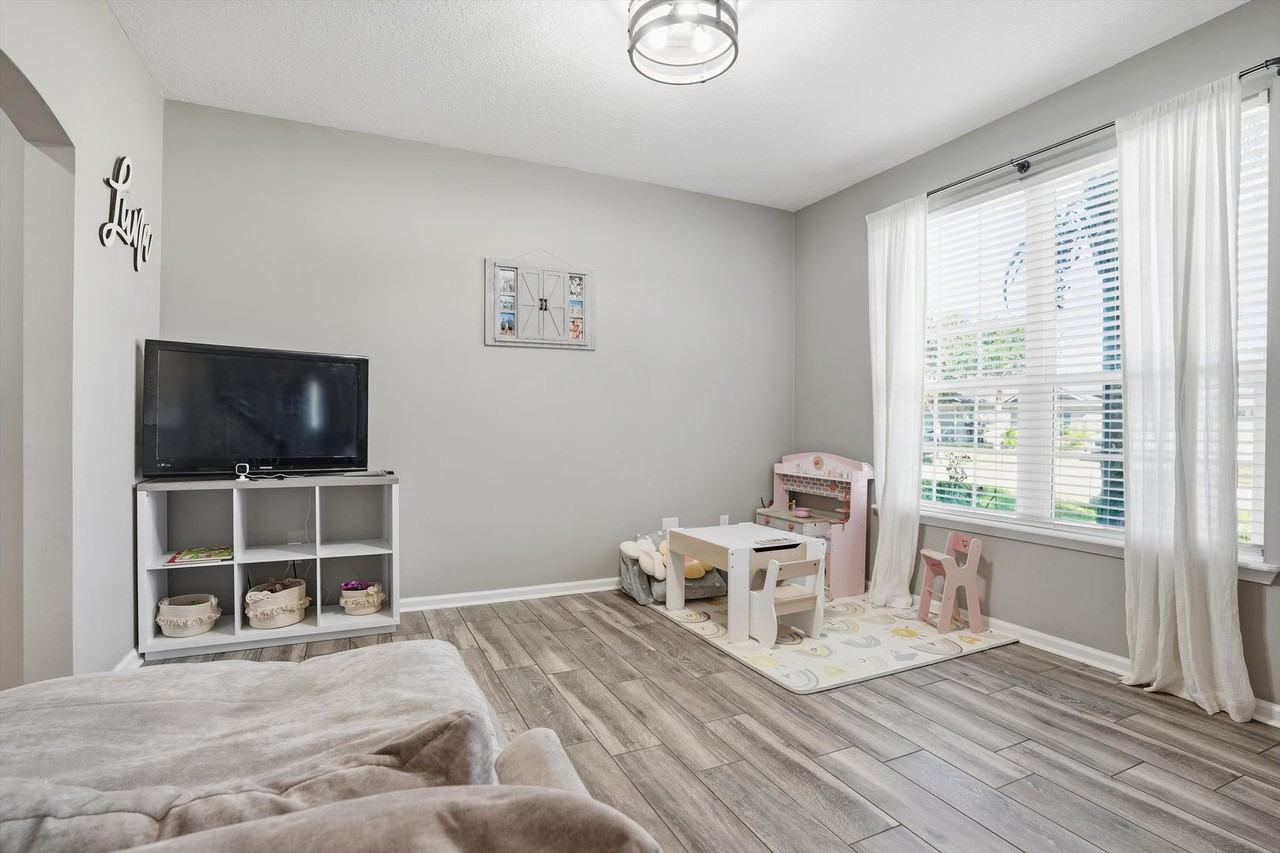 11520 Dunforth Cove Dr - Photo 4 of 35