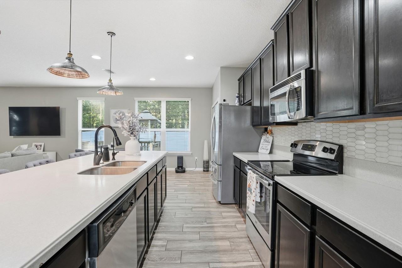 11520 Dunforth Cove Dr - Photo 5 of 35